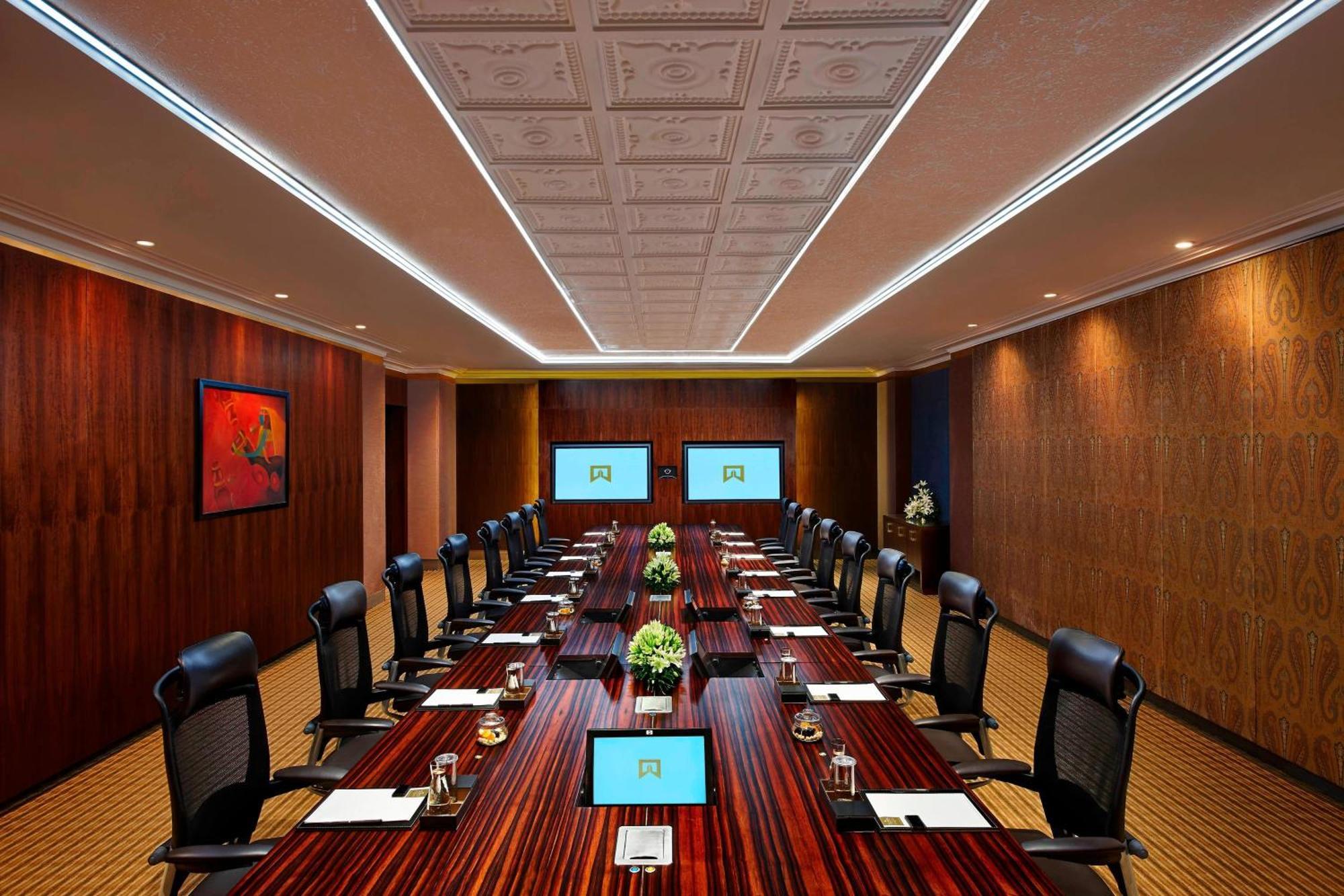 Itc Grand Chola, A Luxury Collection Hotel, Madrás Exterior foto A meeting room at the InterContinental Hotel, London, Park Lane