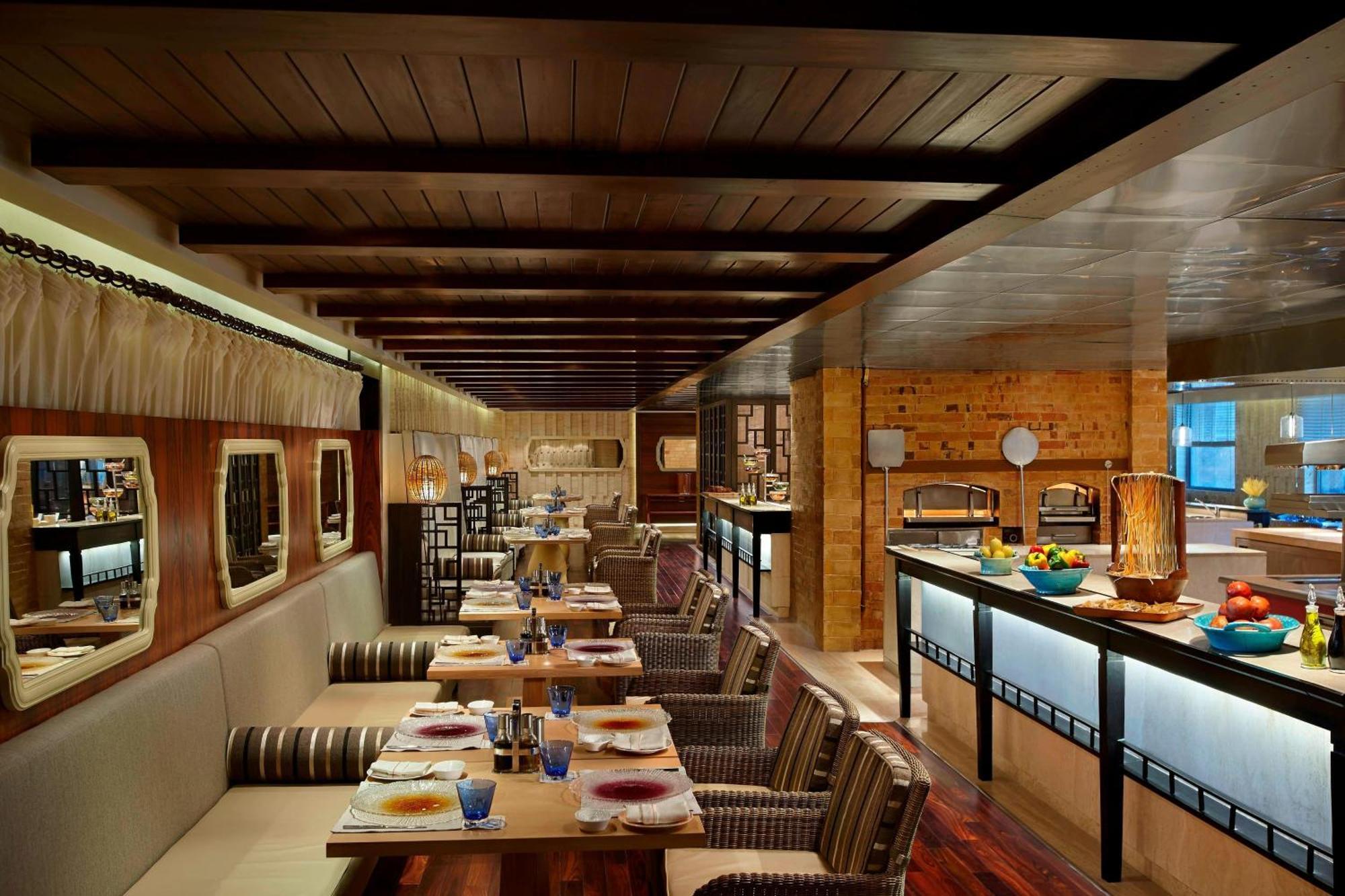 Itc Grand Chola, A Luxury Collection Hotel, Madrás Exterior foto The restaurant