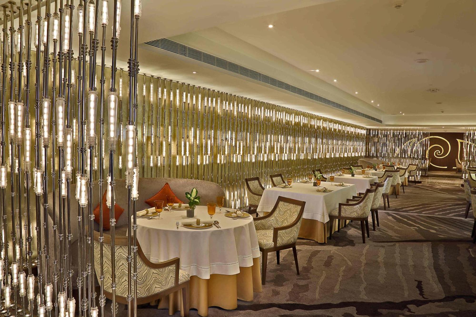 Itc Grand Chola, A Luxury Collection Hotel, Madrás Exterior foto The interior of the restaurant