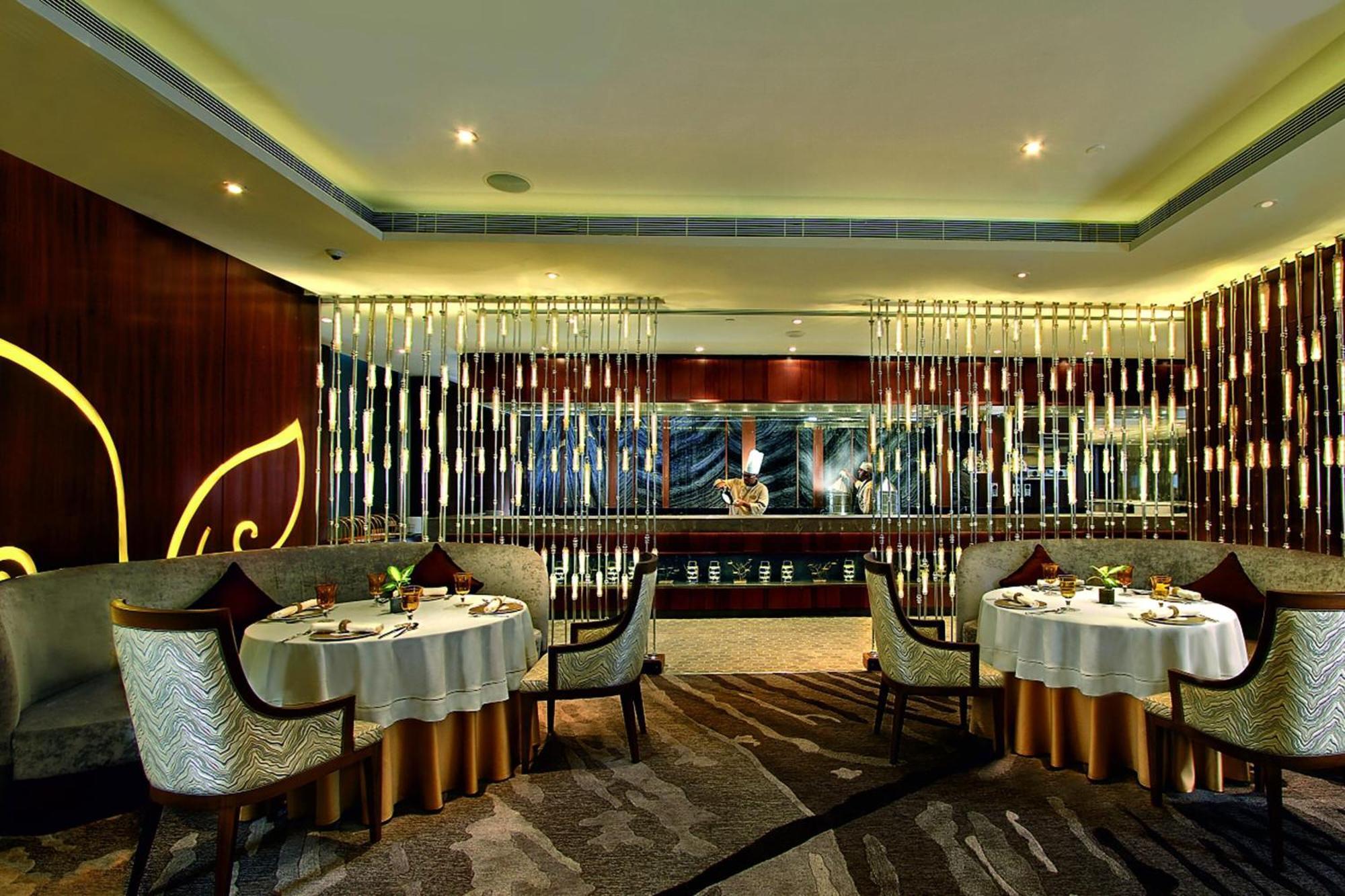 Itc Grand Chola, A Luxury Collection Hotel, Madrás Exterior foto The interior of the restaurant
