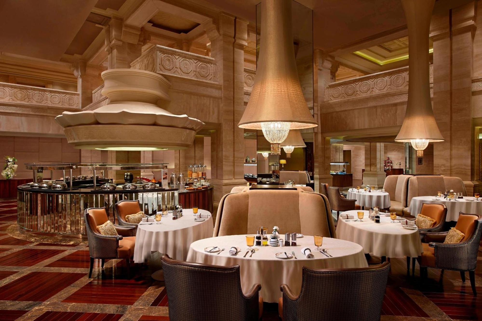 Itc Grand Chola, A Luxury Collection Hotel, Madrás Exterior foto The restaurant