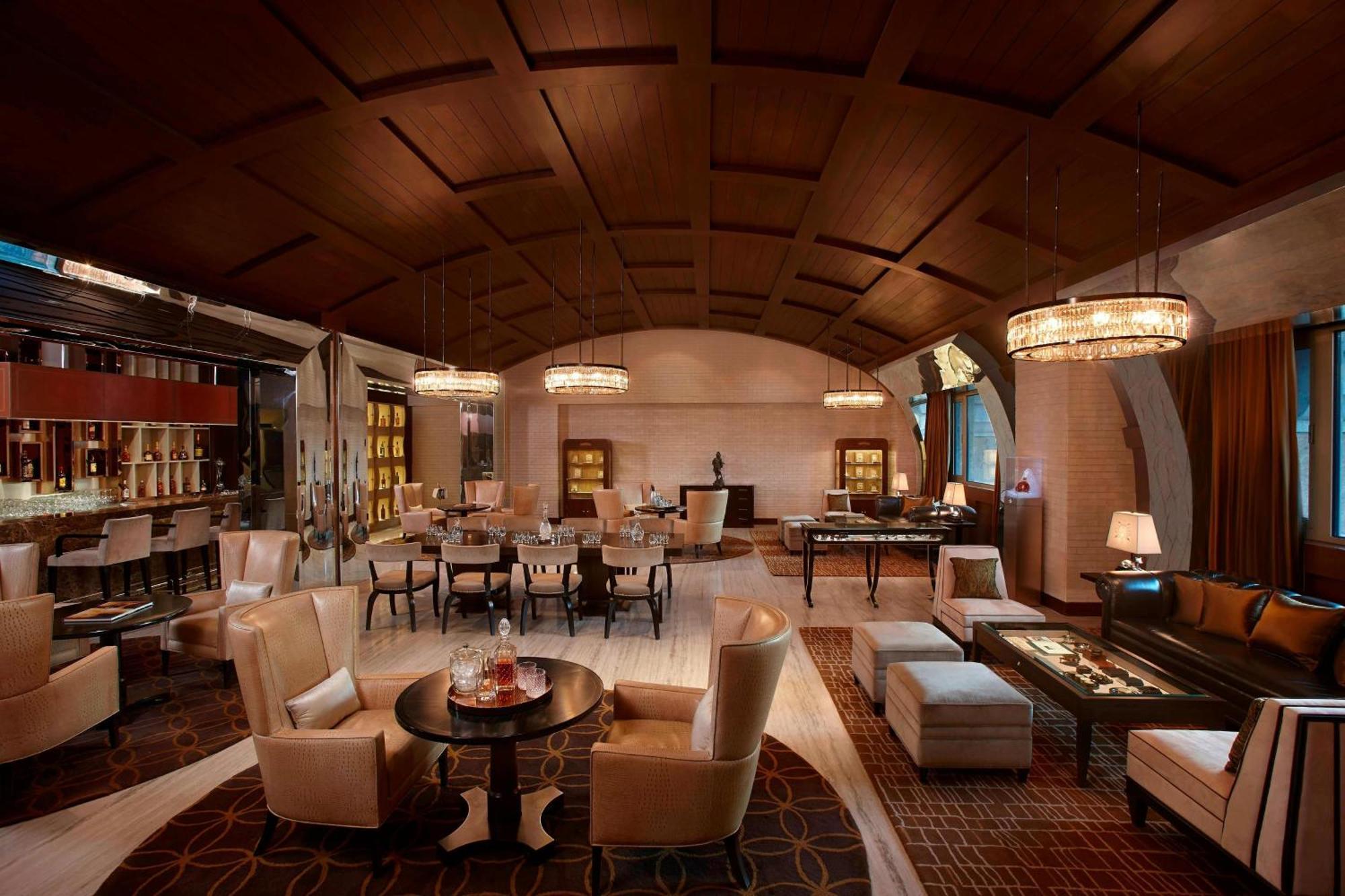 Itc Grand Chola, A Luxury Collection Hotel, Madrás Exterior foto The Lounge at the Four Seasons Hotel, Mumbai