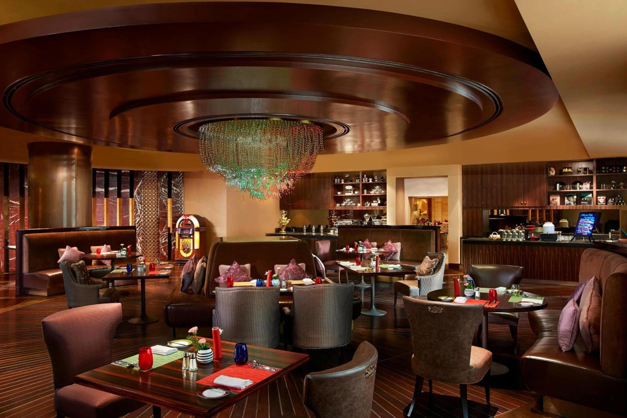 Itc Grand Chola, A Luxury Collection Hotel, Madrás Exterior foto The interior of the restaurant