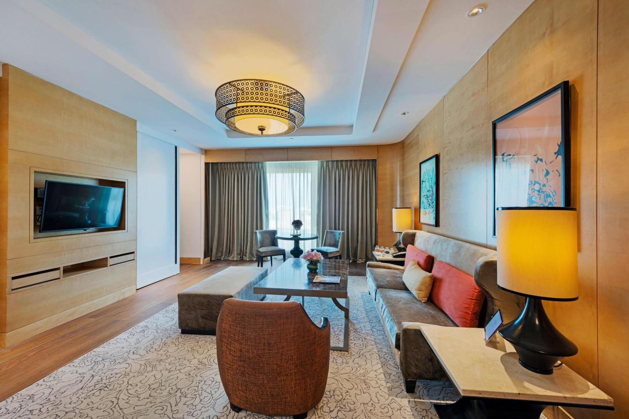 Itc Grand Chola, A Luxury Collection Hotel, Madrás Exterior foto A suite at the hotel