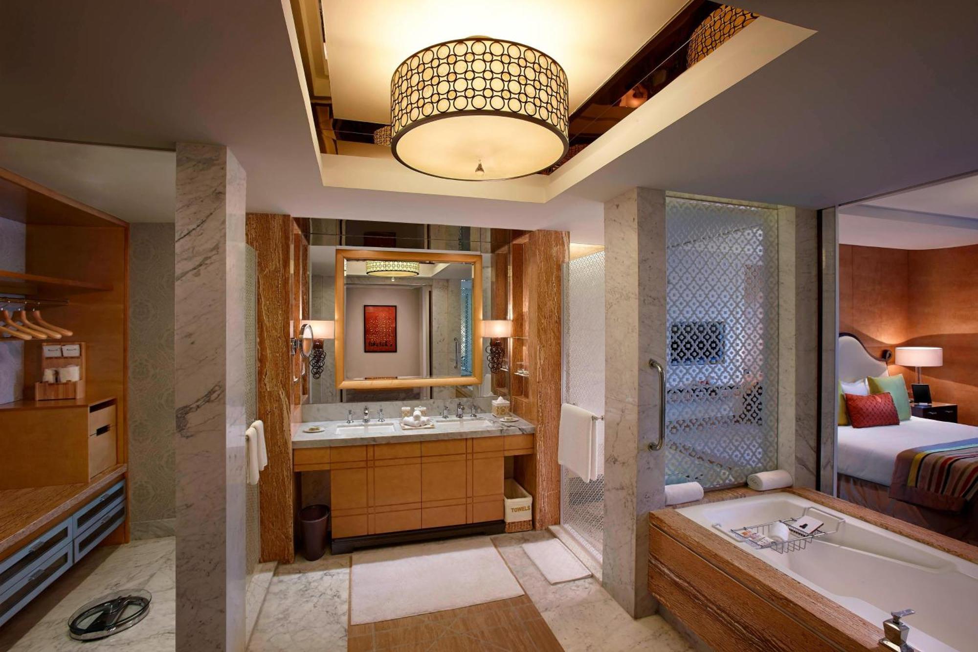 Itc Grand Chola, A Luxury Collection Hotel, Madrás Exterior foto Bathroom
