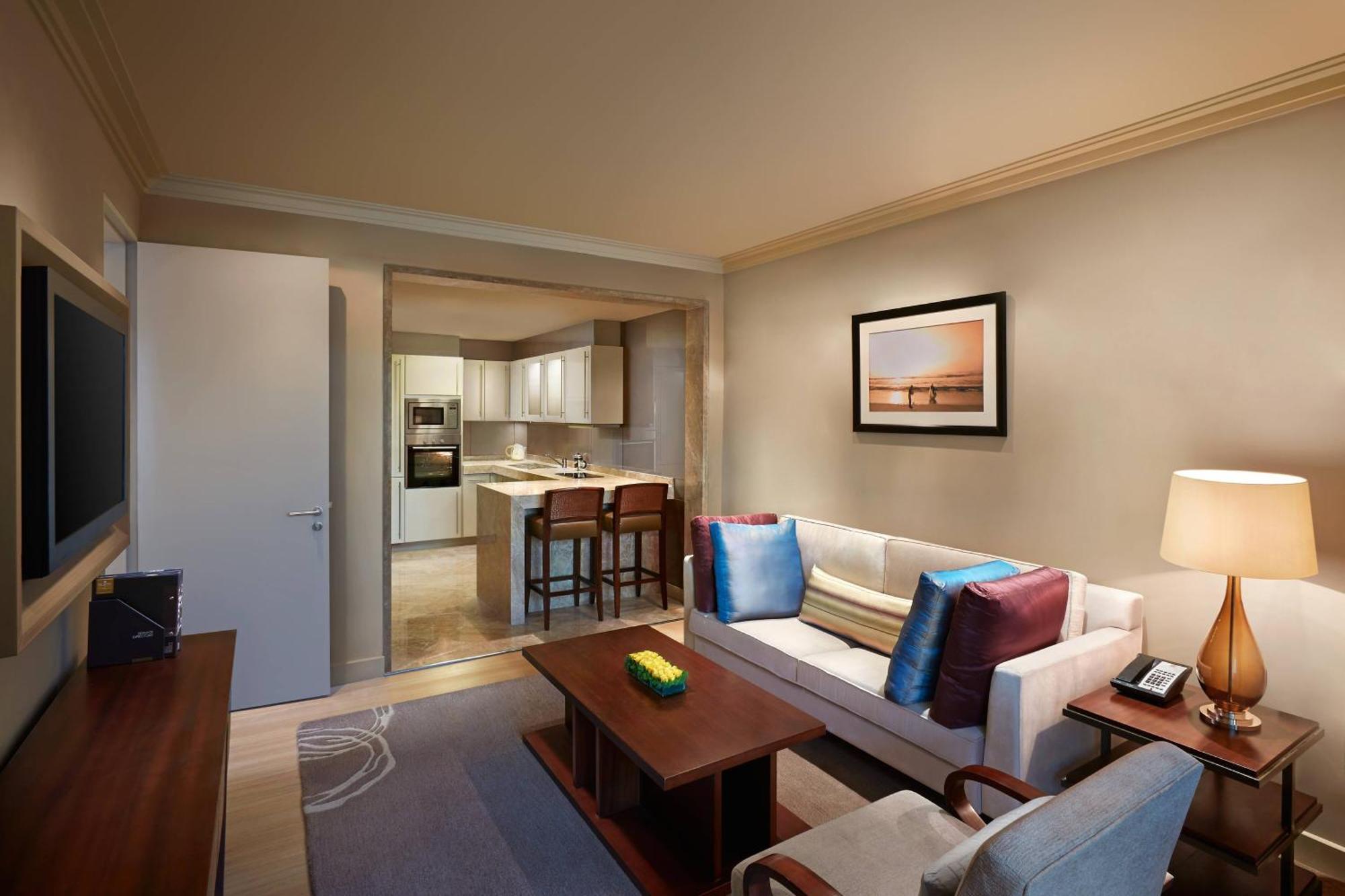 Itc Grand Chola, A Luxury Collection Hotel, Madrás Exterior foto A living room at a Hilton Grand Vacations Club resort