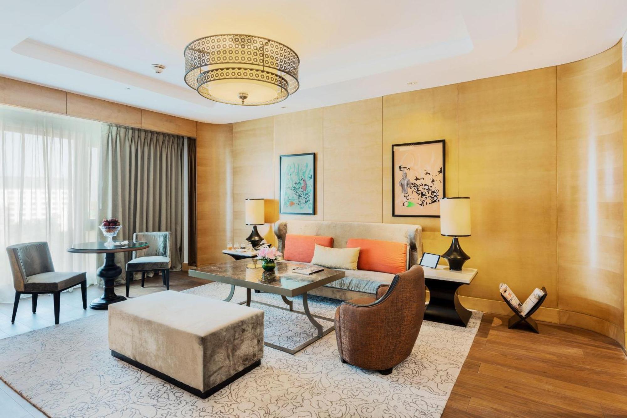 Itc Grand Chola, A Luxury Collection Hotel, Madrás Exterior foto A living room at the hotel