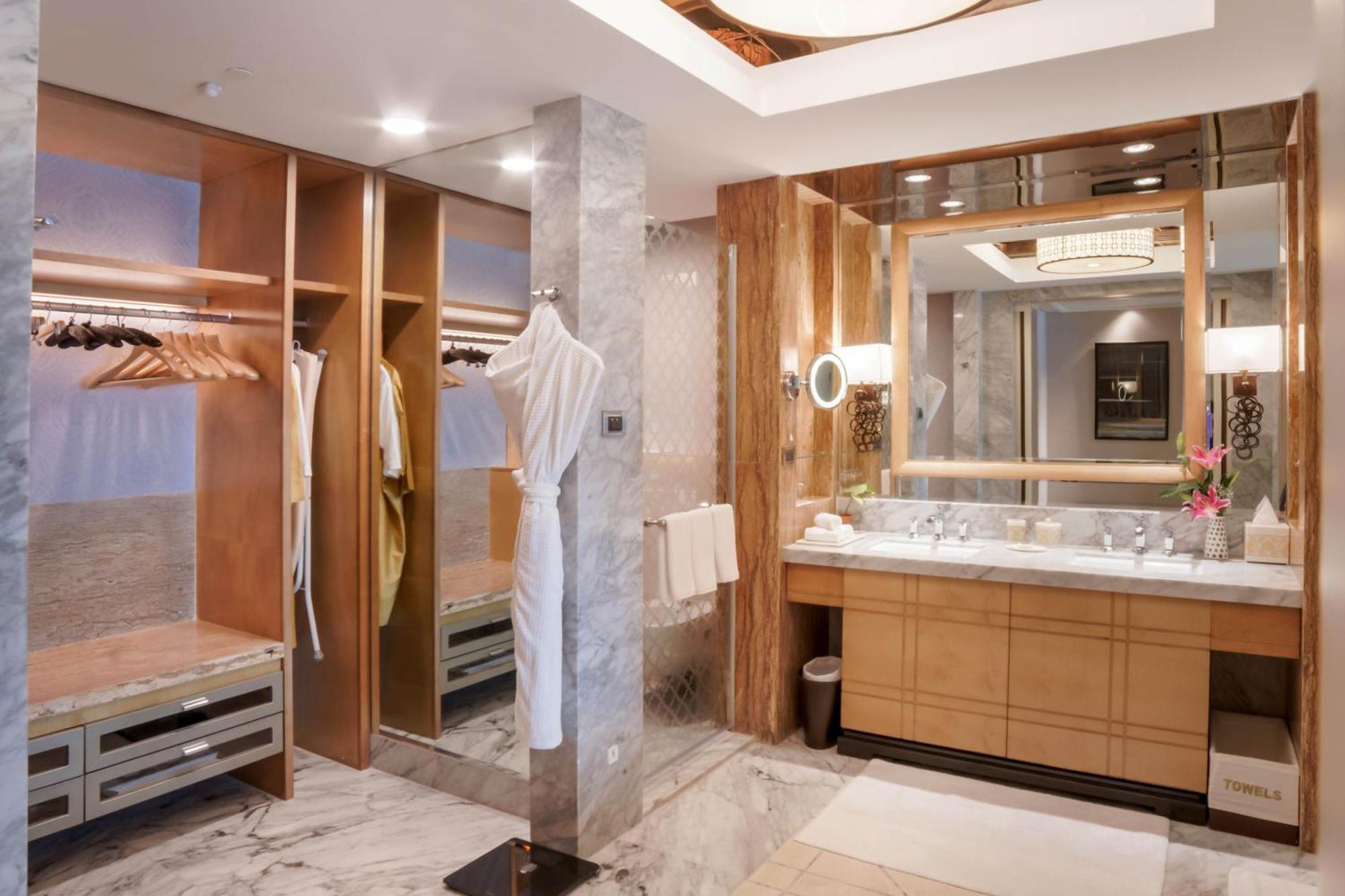 Itc Grand Chola, A Luxury Collection Hotel, Madrás Exterior foto Bathroom