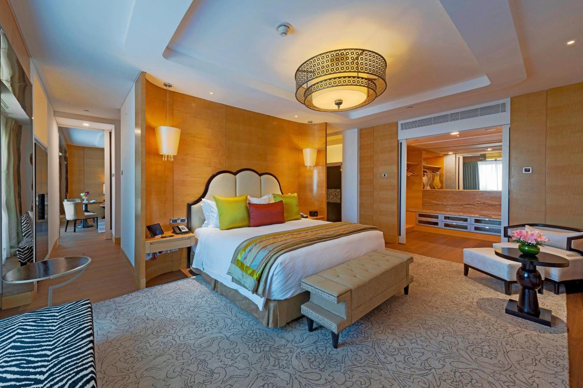 Itc Grand Chola, A Luxury Collection Hotel, Madrás Exterior foto A bedroom at the Shangri-La Hotel, Kuala Lumpur