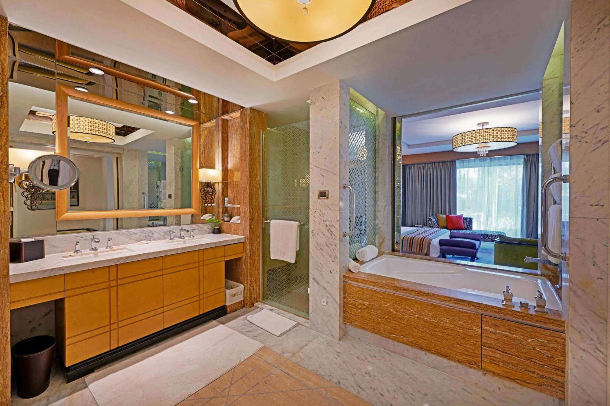 Itc Grand Chola, A Luxury Collection Hotel, Madrás Exterior foto Bathroom